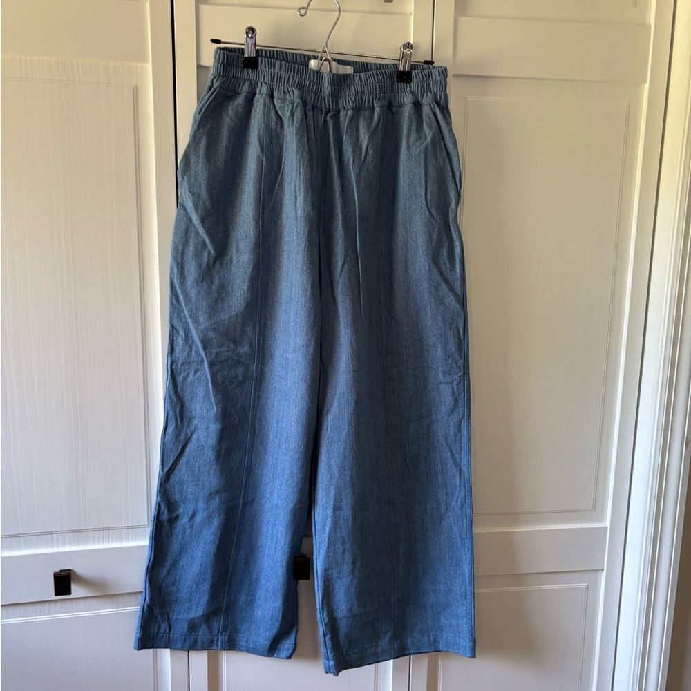 NWOT Tradlands Paloma pant in chambray blue, size M